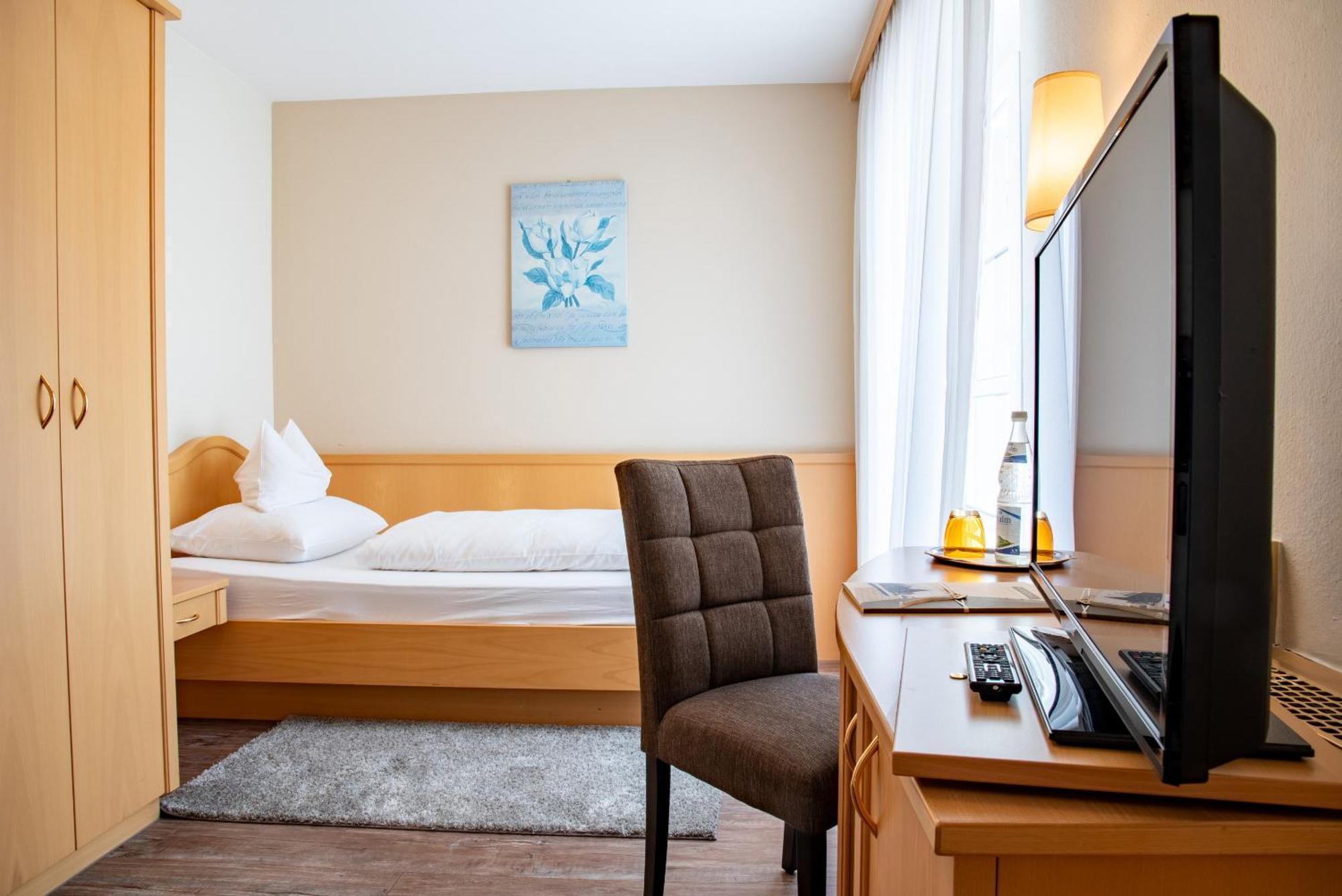 Hotel & Restaurant Post Laichingen Ngoại thất bức ảnh